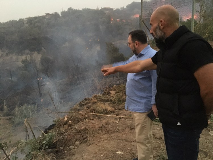 Δύο φορές απείλησε τους Σχίνους Ζαχάρως η μεγάλη πυρκαγιά που τέθηκε τη νύχτα υπό έλεγχο