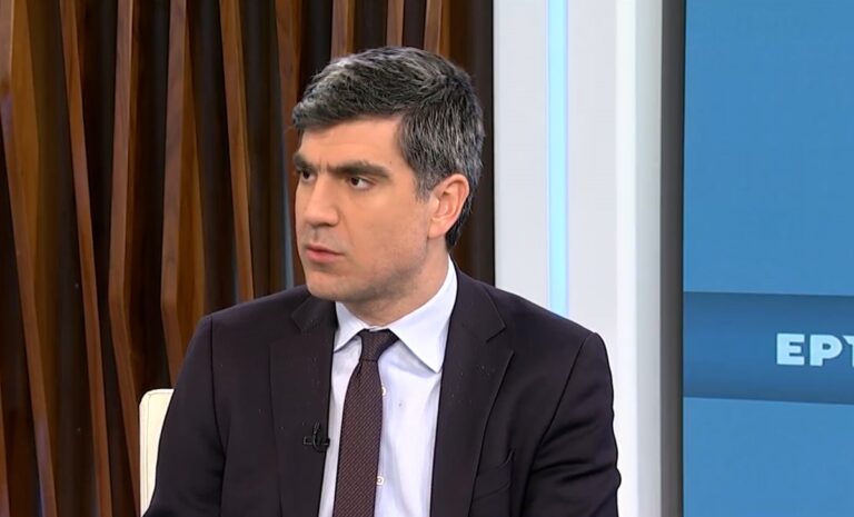 Θ. Γλαβίνας στο Πρώτο: Πρόωρες και άκομψες οι φωνές αμφισβήτησης το βράδυ των Ευρωεκλογών (audio)