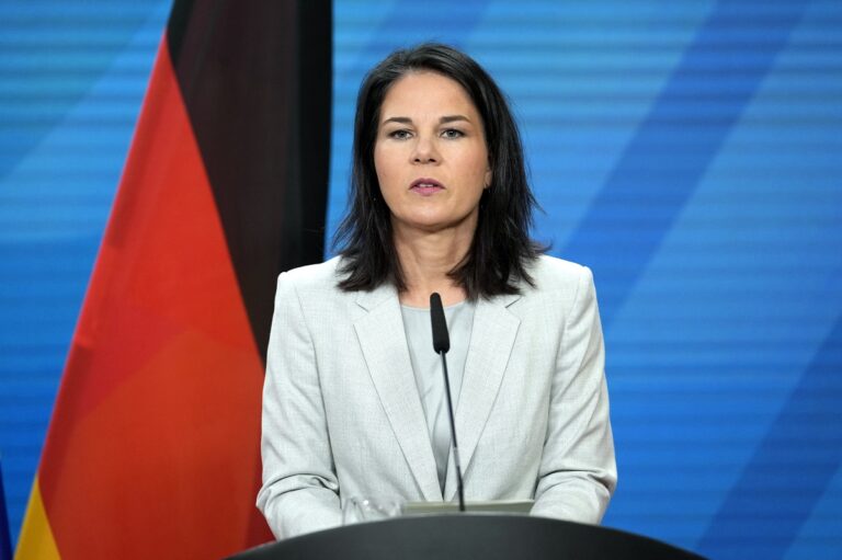 Ριάντ: Λύση δύο κρατών και περισσότερη ανθρωπιστική βοήθεια στη Λωρίδα της Γάζας ζήτησε η Α. Μπάερμποκ στις συνομιλίες των ΥΠΕΞ από δυτικές και αραβικές χώρες