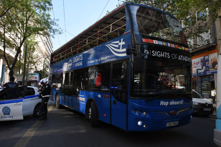Ατύχημα με τουριστικό λεωφορείο – Έξι τραυματίες