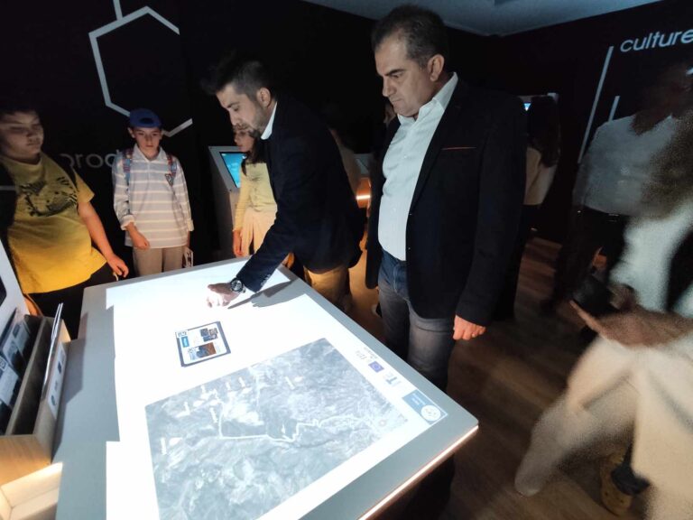 Καλαμάτα: Ξεκίνησε η λειτουργία των info-points στο ιστορικό δημαρχείο