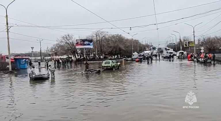  Ρωσία: Τα χιόνια λιώνουν και πάνω από 10.400 σπίτια έχουν πλημμυρίσει σε όλη τη χώρα