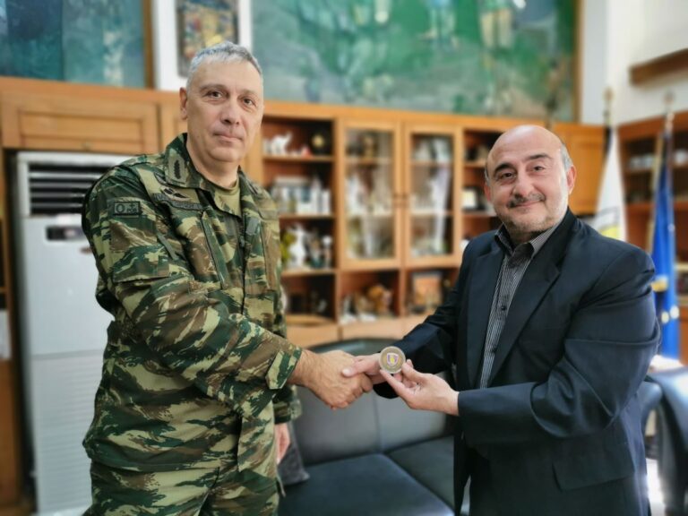 Στον δήμαρχο Τρικκαίων ο νέος διοικητής της Σχολής Μονίμων Υπαξιωματικών