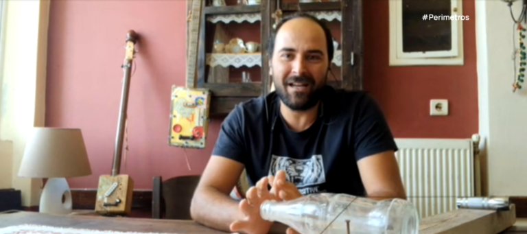 Περδικονέρι Μεσσηνίας: Ένα… μπλουζ χωριό χάρις  στην ευρηματικότητα ενός οινολόγου