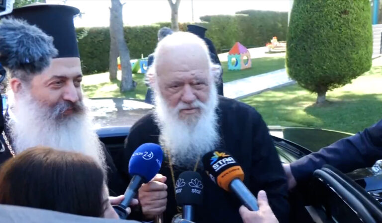 Ηχηρό μήνυμα του Αρχιεπισκόπου Ιερωνύμου: «Δεν θα κάνουμε ό,τι μας πει ο κ. Βελόπουλος ή οποιοσδήποτε πολιτικός»