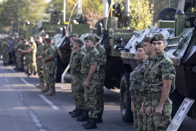 Σερβία: Προσανατολίζεται στην επιστροφή της υποχρεωτικής στρατιωτικής θητείας