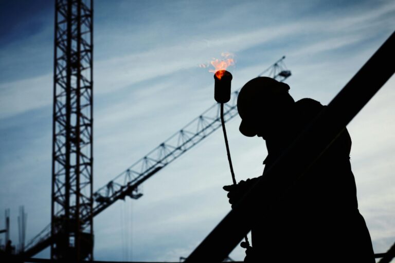 ΟΟΣΑ: Στην Ελλάδα η μεγαλύτερη μείωση της εργασιακής ανασφάλειας από το 2015
