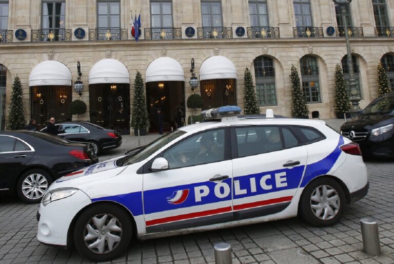 Γαλλία: Τέσσερις ανήλικοι και ένας 20χρονος συνελήφθησαν για τη δολοφονία 15χρονου έξω από το σχολείο του