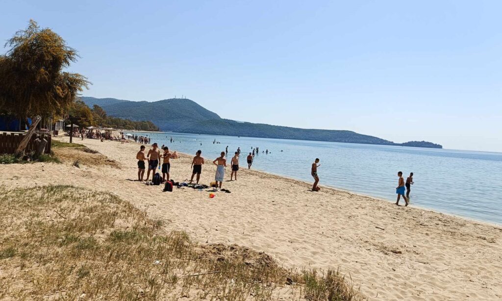 Από… Απρίλη καλοκαίρι στις παραλίες της Θεσπρωτίας – Τους 30 βαθμούς έφτασε ο υδράργυρος