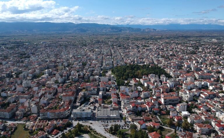 Σε επιφυλακή για την κακοκαιρία – Ήχησε το 112 σε Καρδίτσα, Λάρισα και Λέσβο