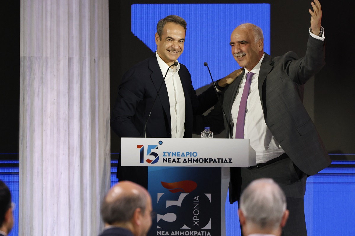 Β. Μεϊμαράκης στο 15ο Συνέδριο ΝΔ: Μήνυμα ενότητας από τον πρώην πρόεδρο – «Όλοι μαζί θα πάμε στις ευρωεκλογές στρατιώτες»