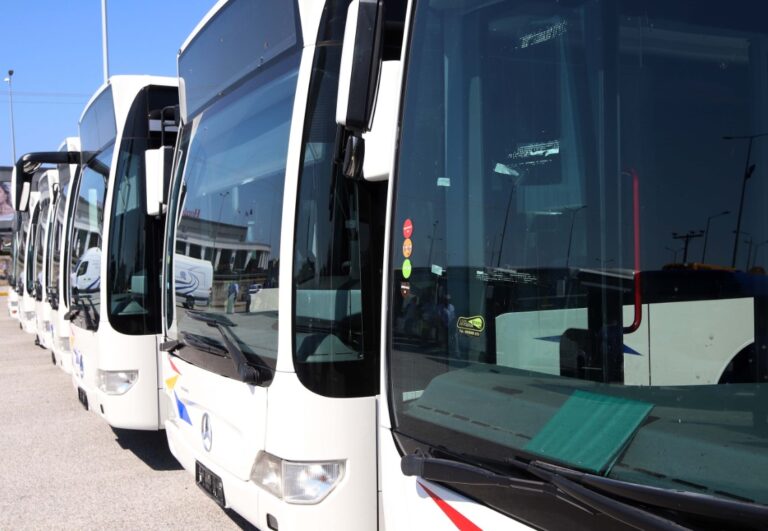 Θεσσαλονίκη: Τετράωρη στάση εργασίας προανήγγειλαν για σήμερα (26/4) οι εργαζόμενοι στον ΟΑΣΘ