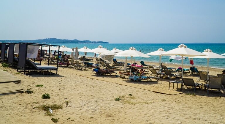 «My coast»: Η ψηφιακή εφαρμογή καταγγελιών για τις παραλίες – Τέσσερις αποφάσεις για την εφαρμογή των νέων κανόνων