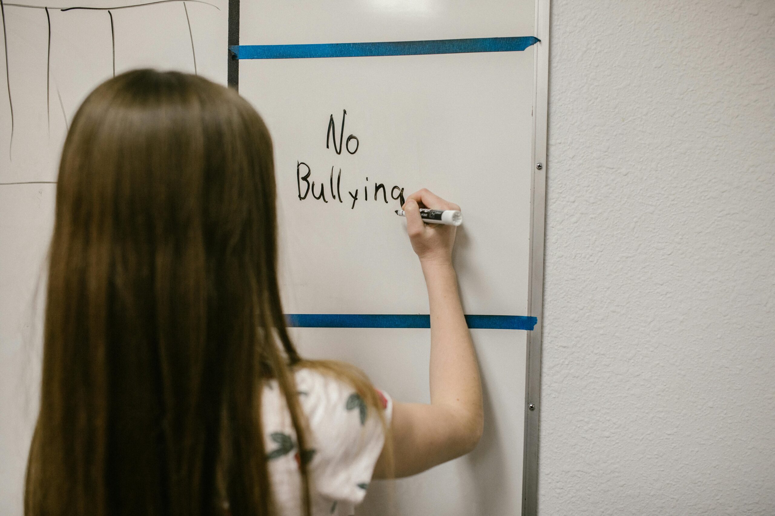 Εθνική δράση κατά του bullying: Πλατφόρμα καταγγελιών και αυστηροποίηση συνεπειών – Σήμερα ανακοινώνονται τα νέα μέτρα