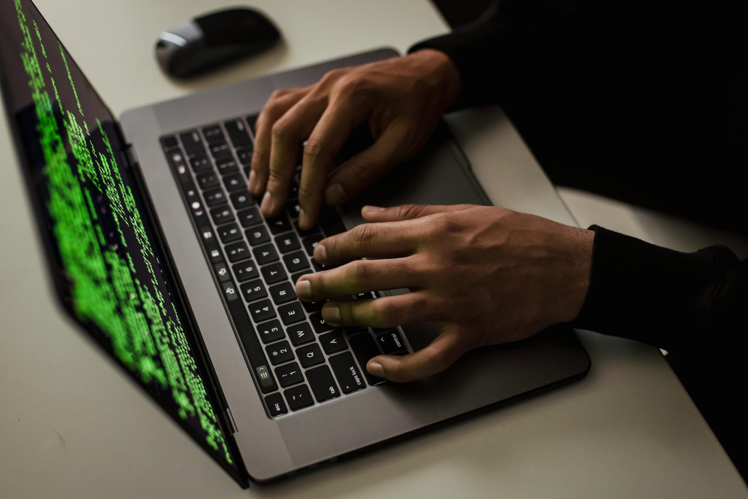 Ηλεκτρονικές απάτες: Πώς να προστατευτούμε – Ο επικεφαλής της Δίωξης Ηλεκτρονικού Εγκλήματος στο ΕΡΤNews