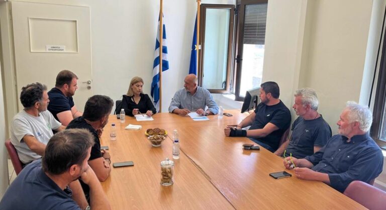 Σύσκεψη Σ. Βολουδάκη στο Δ. Σφακίων για τα προβλήματα του τόπου