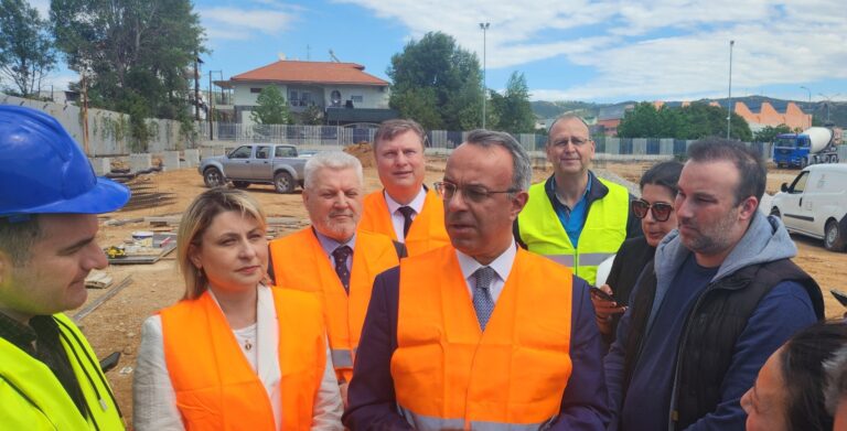 Κλιμάκιο του υπουργείου μεταφορών στο σταθμό φόρτισης των ηλεκτρικών λεωφορείων του ΟΑΣΘ- Μέσα Μαΐου θα κυκλοφορήσουν στη Θεσσαλονίκη