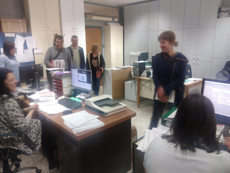 Στο Δημαρχείο Λάρισας η υποψήφια ευρωβουλευτής του ΚΚΕ Μαρία Γαβαλά: “Η Ε.Ε. δεν είναι για τους λαούς”