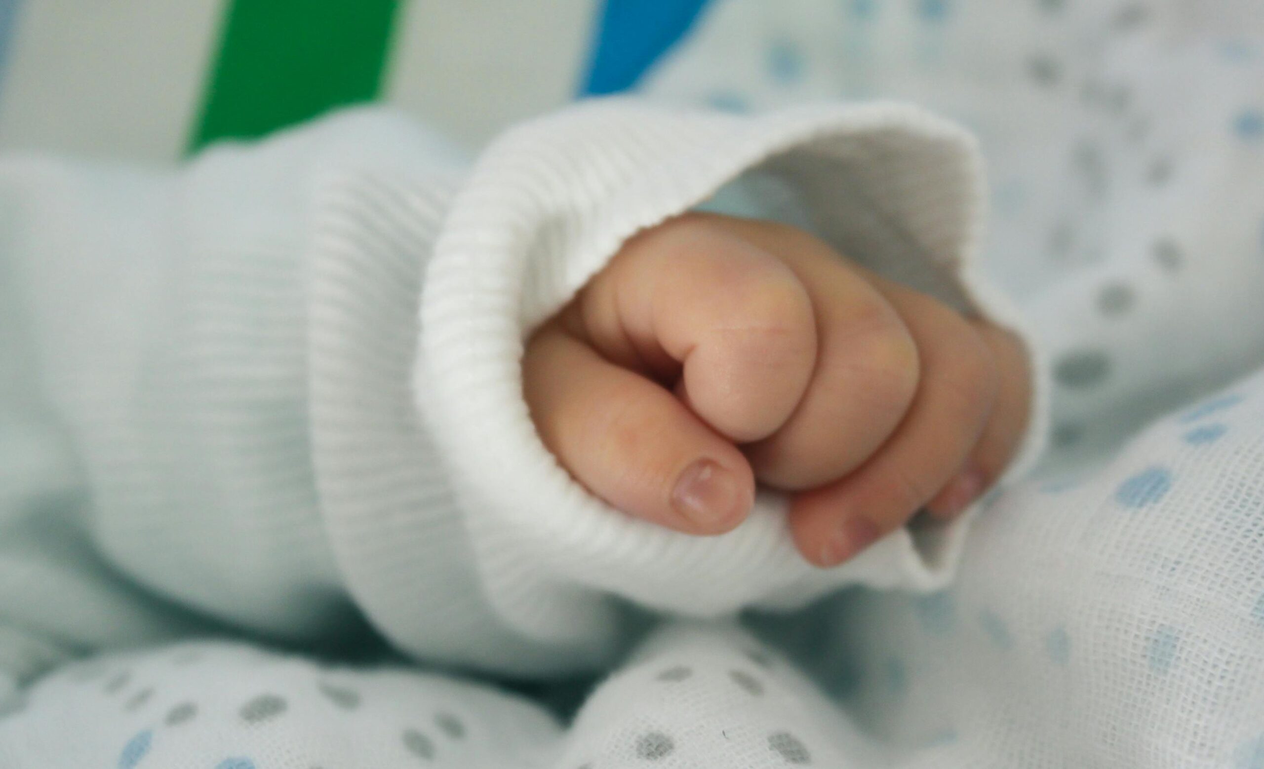 Γαλλία: Πέθανε μωρό 16 μηνών το οποίο ο πατέρας ξέχασε επί ώρες μέσα στο αυτοκίνητο