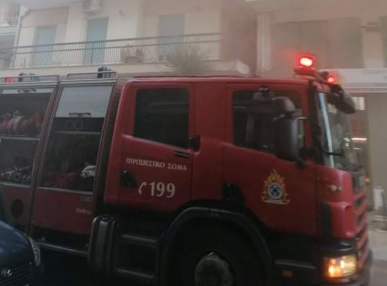 Θεσσαλονίκη: Παρανάλωμα του πυρός εγκαταλελειμμένο σπίτι στον Δενδροπόταμο
