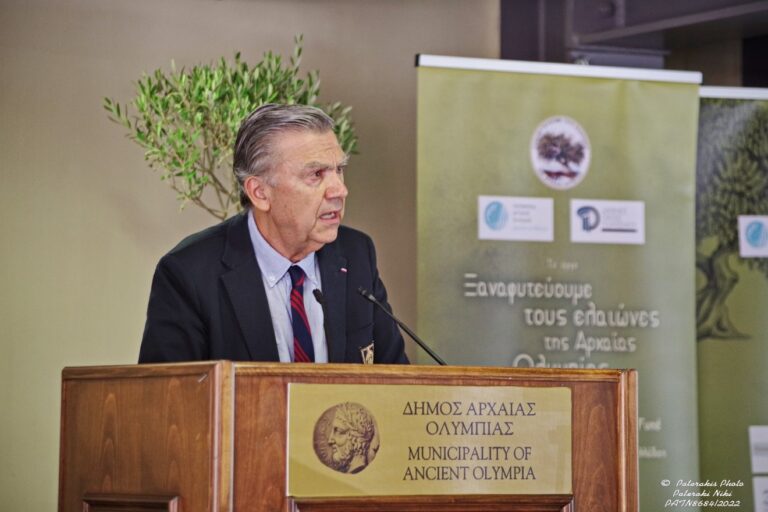 Η Ελασσόνα βραβεύει τον Γιάννο Γραμματίδη
