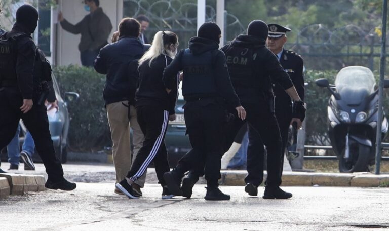 Δίκη για την Μαλένα και την Ίριδα: Ο πατέρας των τριών παιδιών δηλώνει πεπεισμένος ότι οι θάνατοι οφείλονται σε εγκληματικές ενέργειες της μητέρας