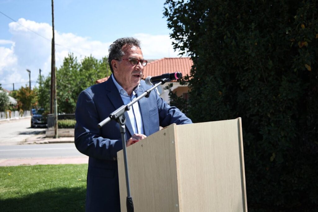 Λάρισα: Η Νίκαια τίμησε τον ηθοποιό Γιάννη Τότσικα