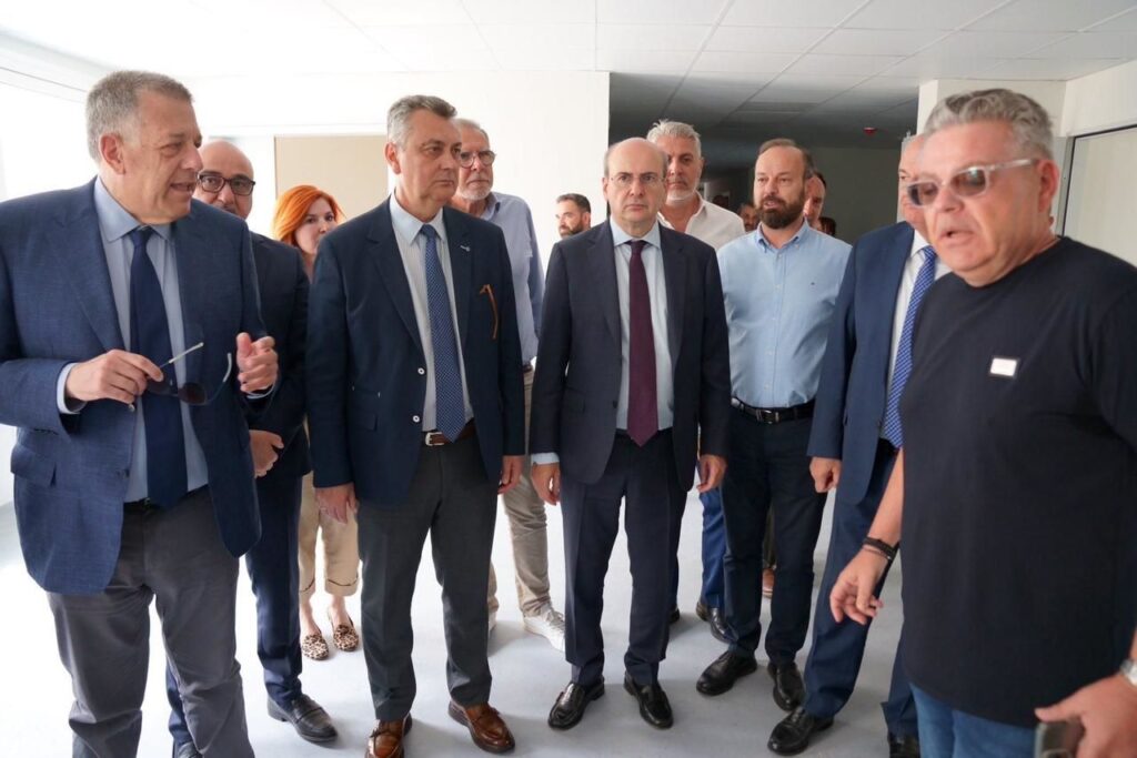 Το Μουζάκι Καρδίτσας επισκέφθηκε ο Υπουργός Οικονομικών Κωστής Χατζηδάκης