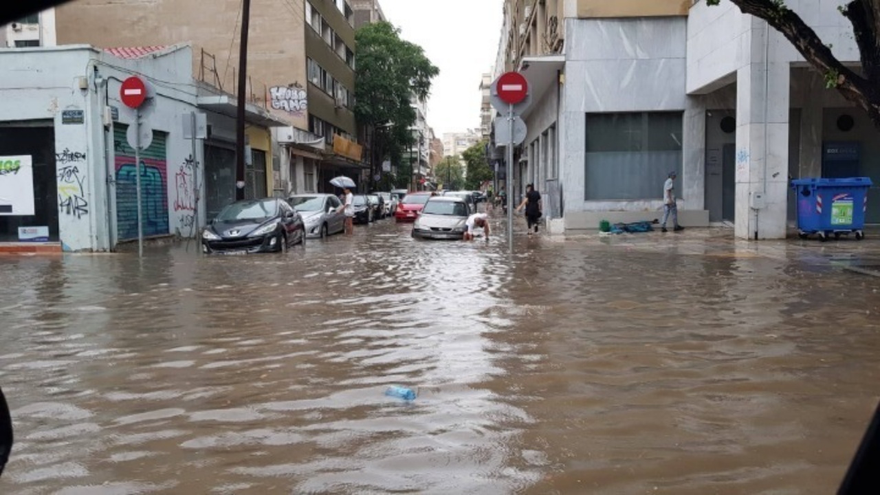 Θεσσαλονίκη: Άνοιξε η Αγίων Πάντων μετά τη χθεσινή νεροποντή