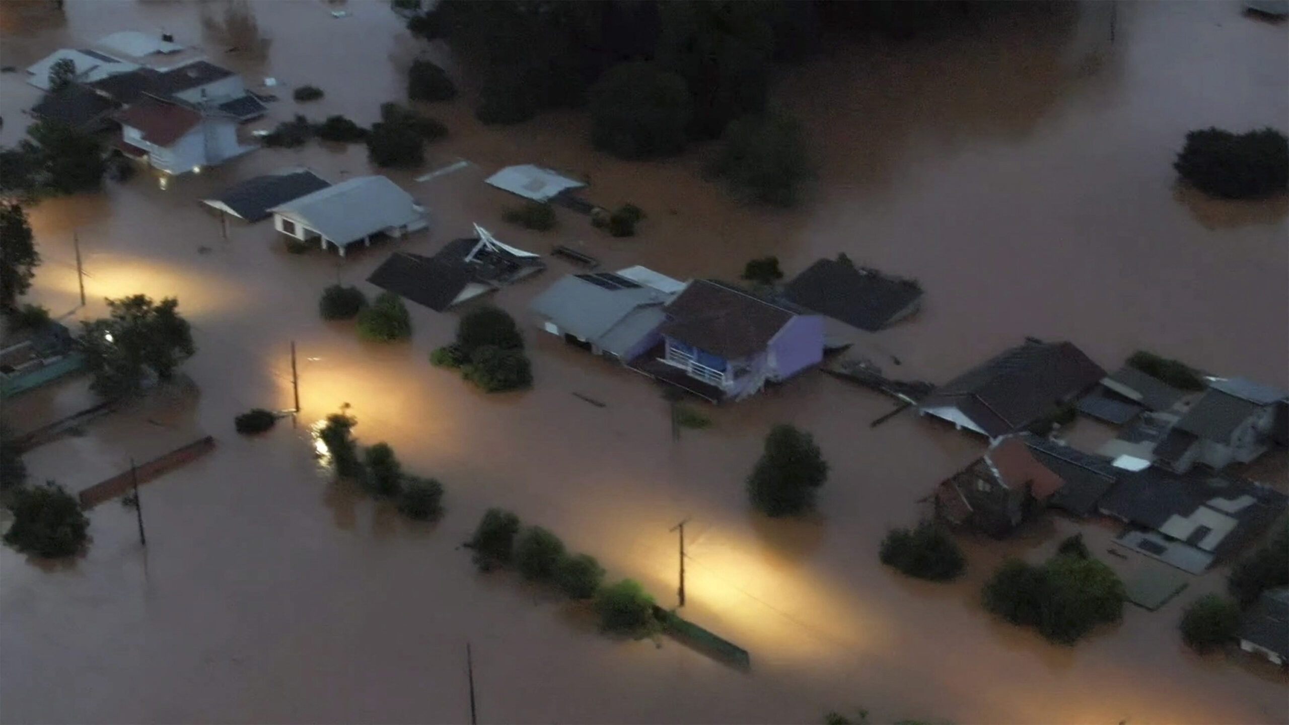 BRAZIL-ENVIRONMENT-WEATHER-FLOOD