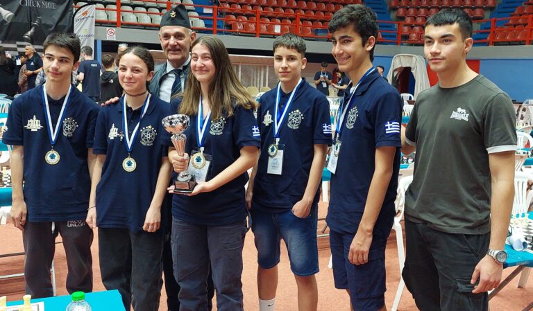 Πρωταθλητές στο σκάκι μαθητές από τη Θεσσαλονίκη- Έκτη συνεχόμενη πρωτιά για το σχολείο τους