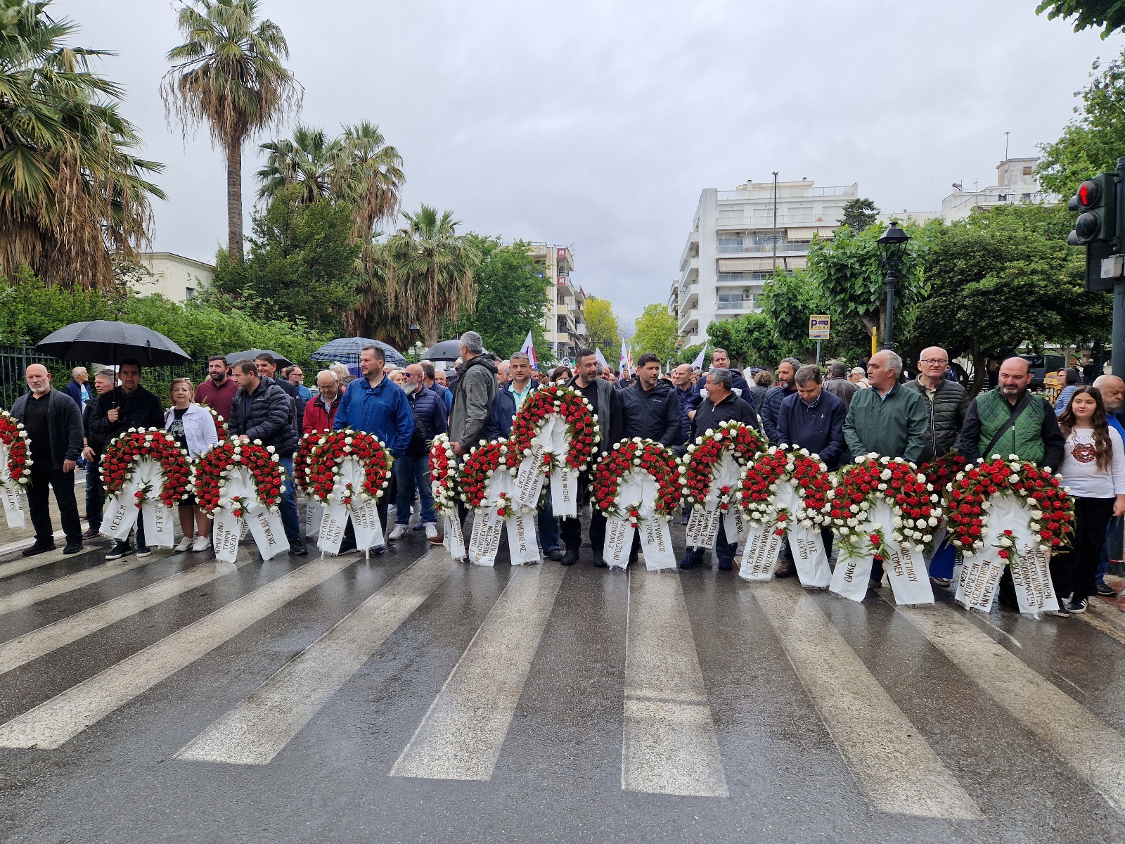 Βόλος: Υπό βροχή ο εορτασμός της Εργατικής Πρωτομαγιάς