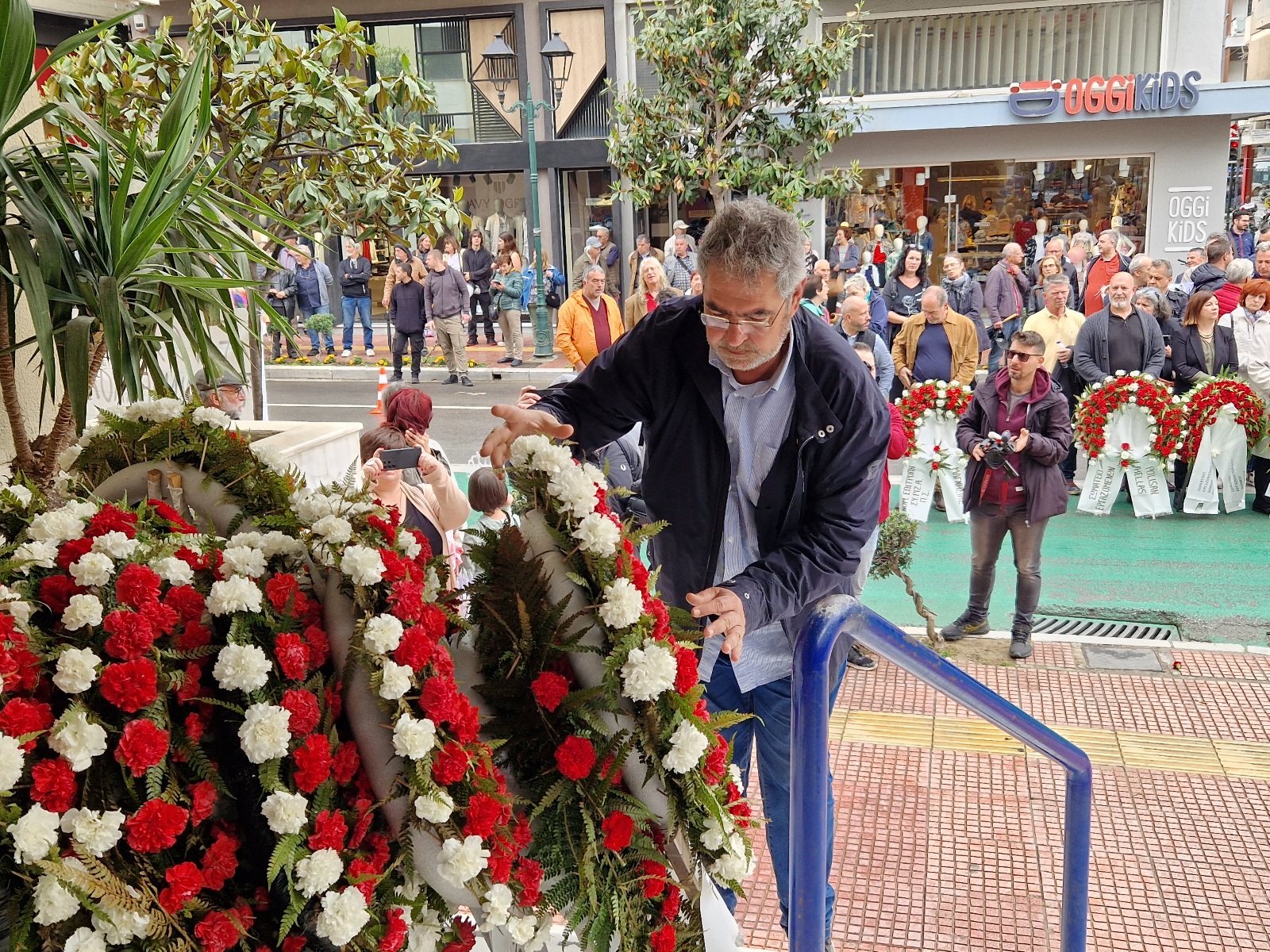 Βόλος: Υπό βροχή ο εορτασμός της Εργατικής Πρωτομαγιάς