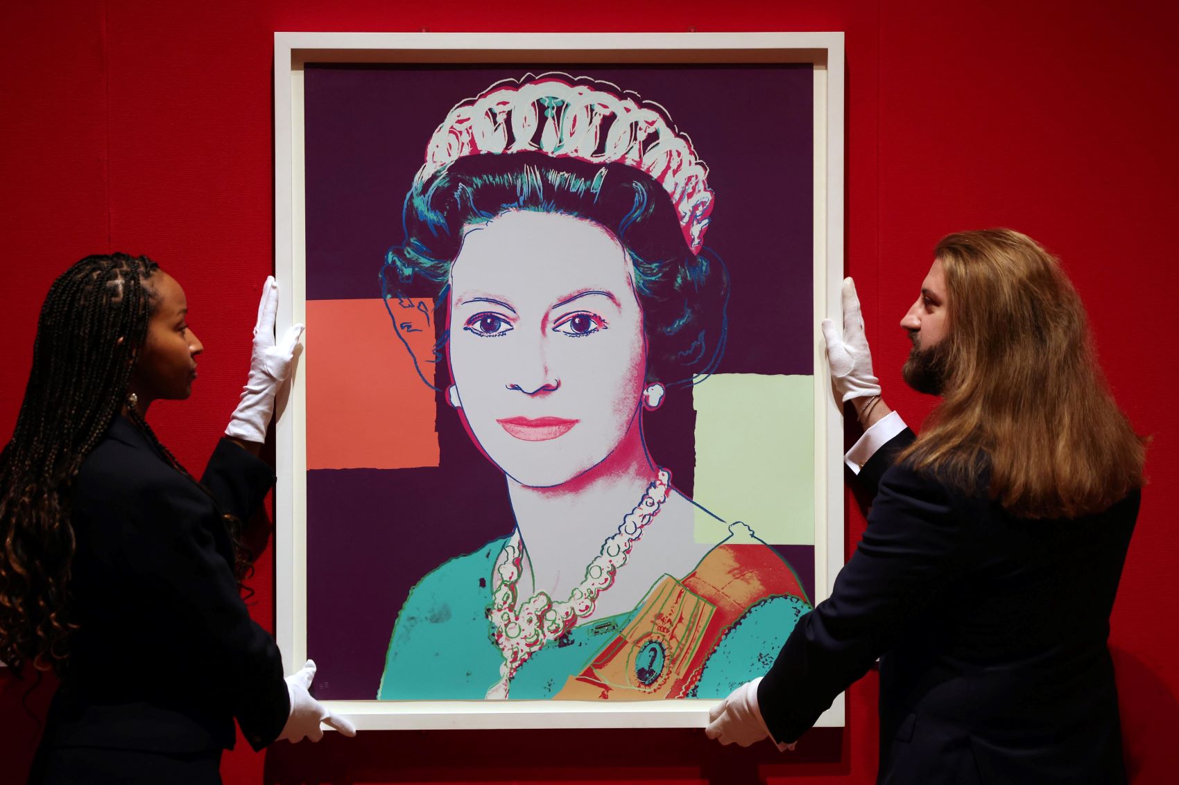 Βρετανία: Πορτρέτα της βασιλικής οικογένειας σε έκθεση στο Λονδίνο