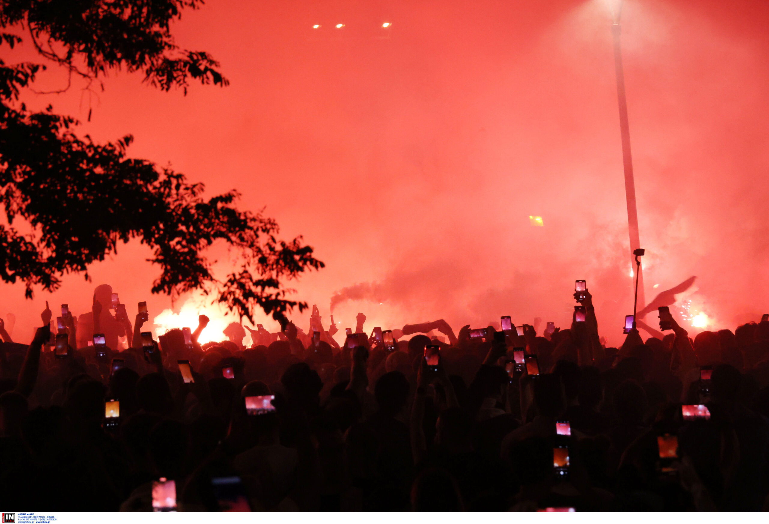 Θεσσαλονίκη: Έκαναν τη «νύχτα μέρα» στην Τούμπα για τον πρωταθλητή ΠΑΟΚ
