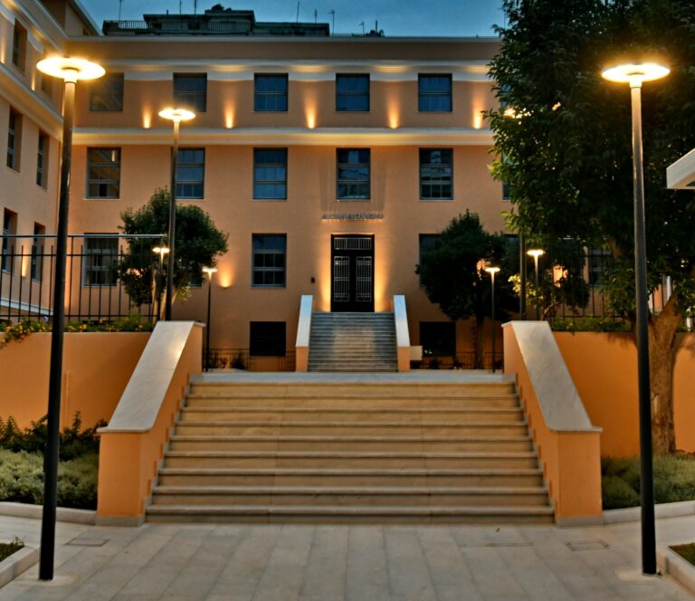 Ξενάγηση στο νέο Δημαρχείο της Πάτρας – Το πρώην Αρσάκειο (video)