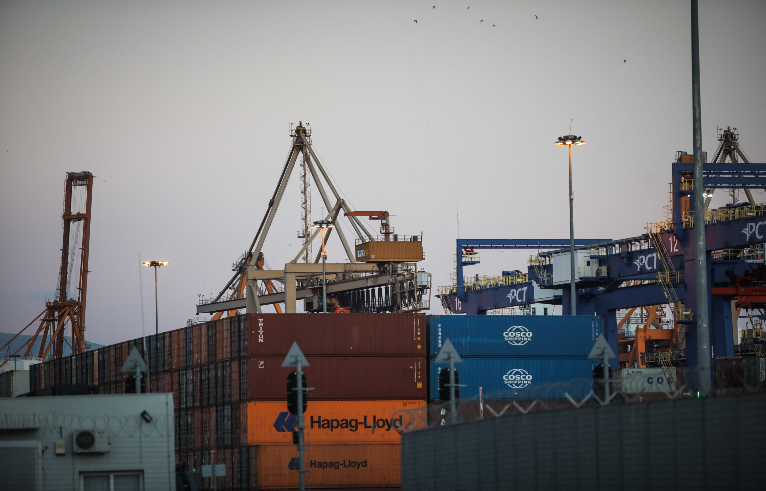 Λιμάνι Πειραιά: Κατασχέθηκαν 300 κιλά κοκαΐνης σε κοντέινερ με γαρίδες – Μία σύλληψη