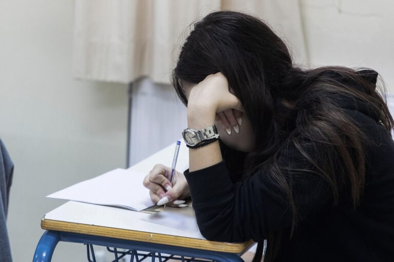 Τελευταία ημέρα ενδοσχολικών εξετάσεων για την Γ’ λυκείου