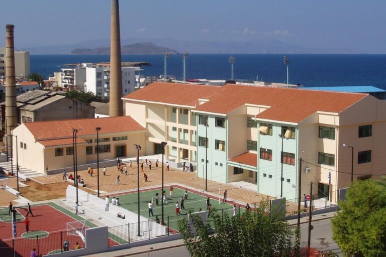 Χανιά: Διαμαρτυρία γονέων στη Νέα Χώρα για τους θορύβους από εργοτάξιο ξενοδοχείου