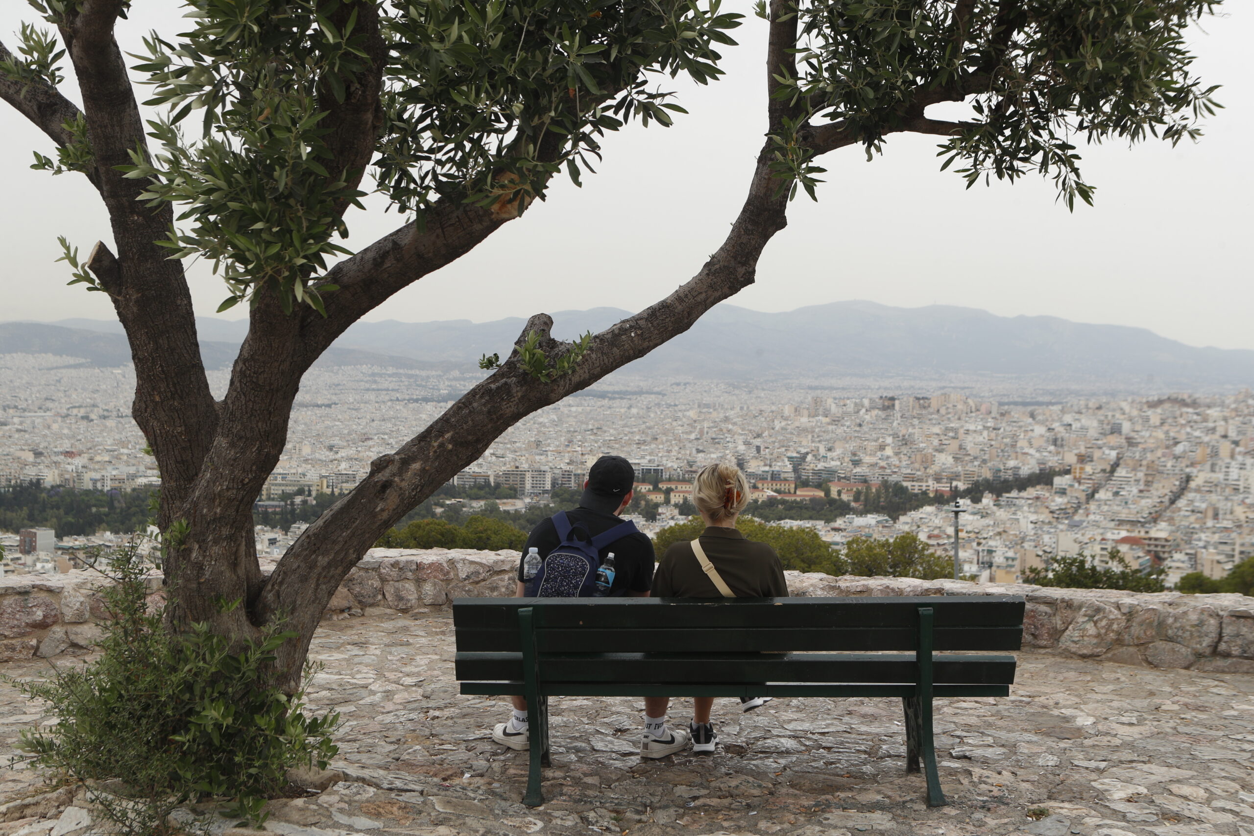 Ο καιρός με την Ν. Ζιακοπούλου: Επιμένει η σκόνη – Ανεβαίνει η θερμοκρασία