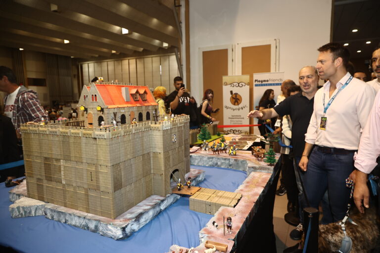 Ο Στέφανος Κασσελάκης στην έκθεση Comic Con της Θεσσαλονίκης