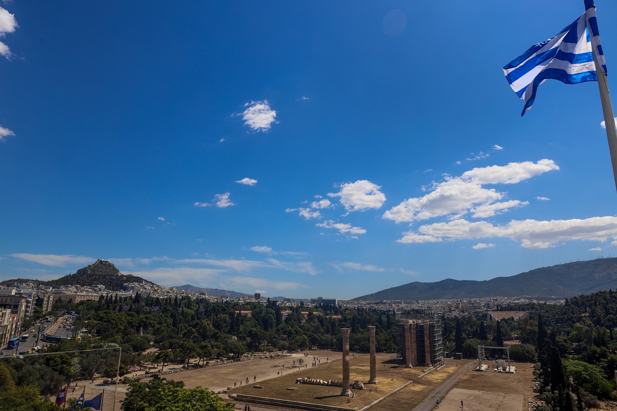 Ο καιρός με τον Π. Γιαννόπουλο: Βελτιωμένος σήμερα, ξανά καταιγίδες στα ηπειρωτικά την Τετάρτη