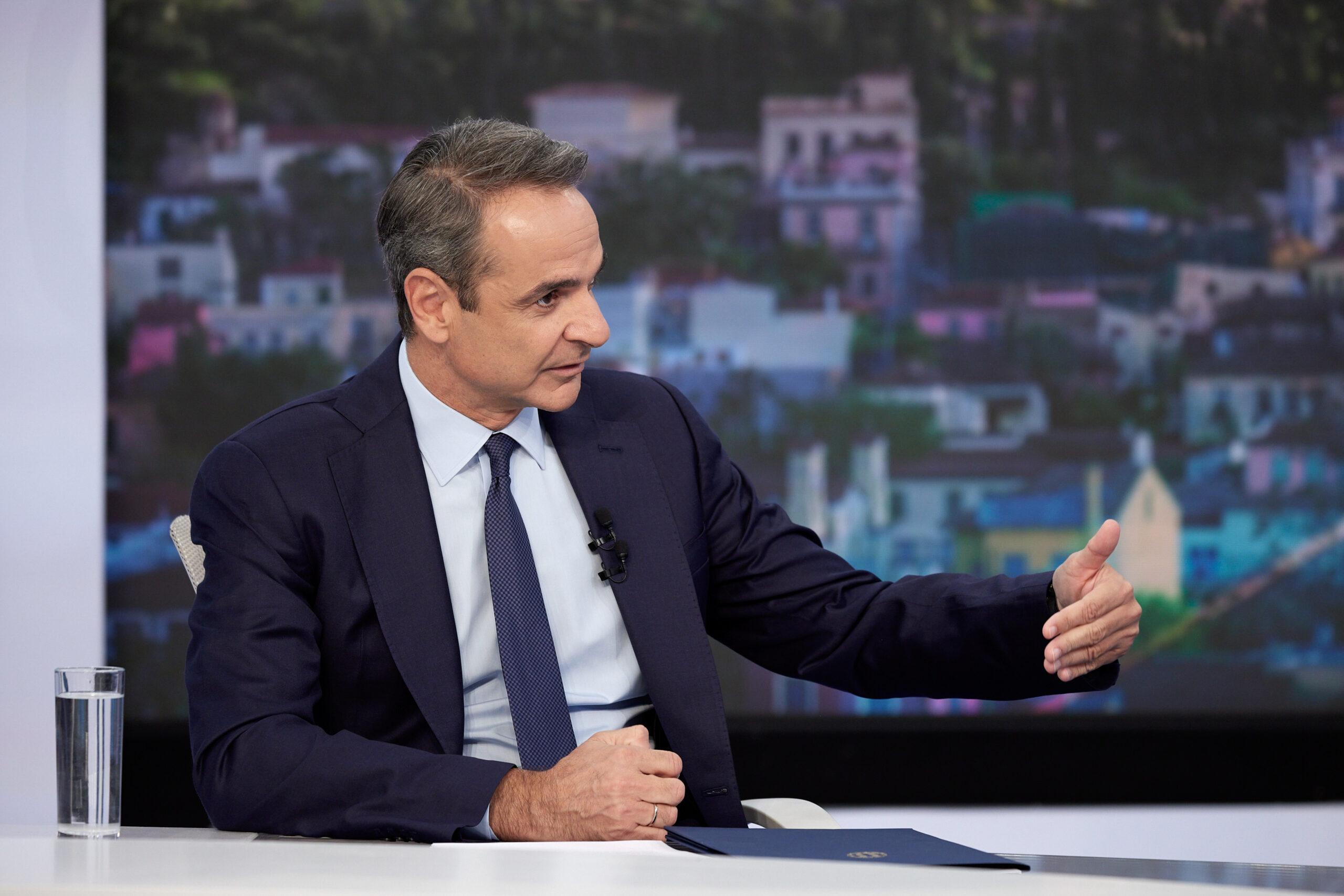 ΣΥΝΕΝΤΕΥΞΗ ΤΟΥ ΠΡΩΘΥΠΟΥΡΓΟΥ ΚΥΡΙΑΚΟΥ ΜΗΤΣΟΤΑΚΗ ΣΤΗΝ ΕΚΠΟΜΠΗ "ΠΡΩΙΝΗ ΖΩΝΗ" ΤΟΥ ΤΗΛΕΟΠΤΙΚΟΥ ΣΤΑΘΜΟΥ ACTION24 (ΔΗΜΗΤΡΗΣ ΠΑΠΑΜΗΤΣΟΣ/ΓΡΑΦΕΙΟ ΤΥΠΟΥ ΠΡΩΘΥΠΟΥΡΓΟΥ/EUROKINISSI)