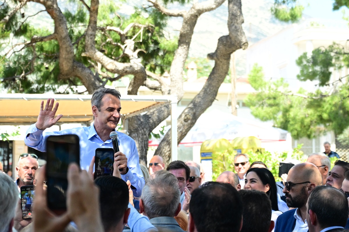 ΕΠΙΣΚΕΨΗ ΤΟΥ ΠΡΩΘΥΠΟΥΡΓΟΥ ΚΥΡΙΑΚΟΥ ΜΗΤΣΟΤΑΚΗ ΣΤΗΝ ΠΑΙΑΝΙΑ (ΚΩΣΤΑΣ ΤΖΟΥΜΑΣ/EUROKINISSI)