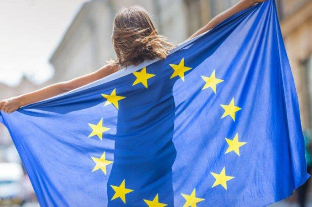 Μηνύματα Περιφερειάρχη Κρήτης για τις αυριανές επετείους λήξης του Δευτέρου Παγκοσμίου Πολέμου και για την Ημέρα της Ευρώπης 4 Μηνύματα Περιφερειάρχη Κρήτης για τις επετείους λήξης του Β’ Παγκοσμίου Πολέμου και για την Ημέρα της Ευρώπης