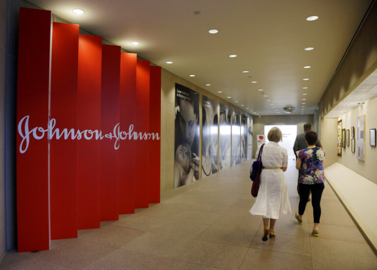 Η Johnson & Johnson διατεθειμένη να πληρώσει σχεδόν 6,5 δισ. δολάρια για διακανονισμό αγωγών