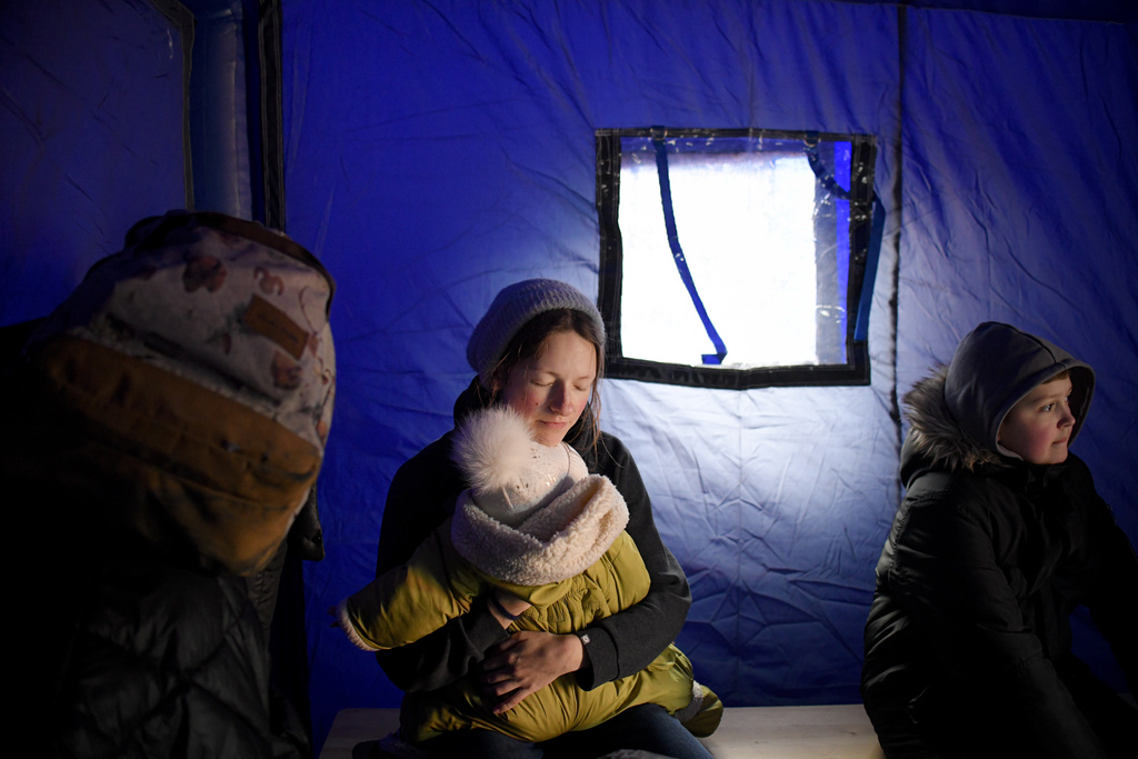 Ιρλανδία: Εξετάζει περικοπές στη στήριξη στους αιτούντες άσυλο – Συμπεριλαμβανομένων και Ουκρανών προσφύγων