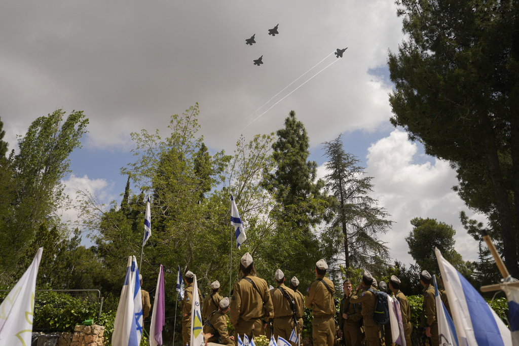 Κάμερον: Η απαγόρευση των εξαγωγών βρετανικών όπλων στο Ισραήλ θα ενδυνάμωνε τη Χαμάς