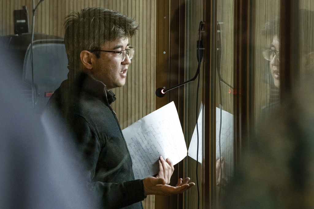 Καζακστάν: Σε φυλάκιση 24 ετών καταδικάστηκε ο πρώην υπουργός οικονομικών για τον βασανισμό και φόνο της συζύγου του