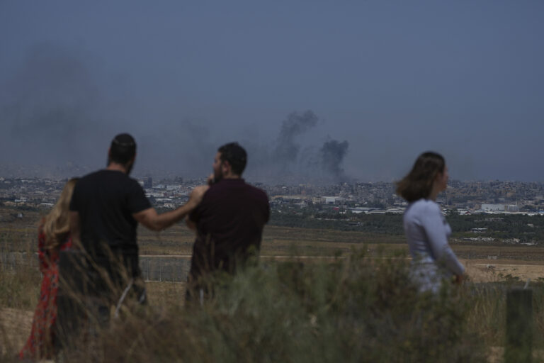 Γάζα: Ισραηλινοί επιτέθηκαν σε φορτηγό στη Δυτική Όχθη το οποίο πίστευαν ότι μετέφερε βοήθεια στον παλαιστινιακό θύλακα